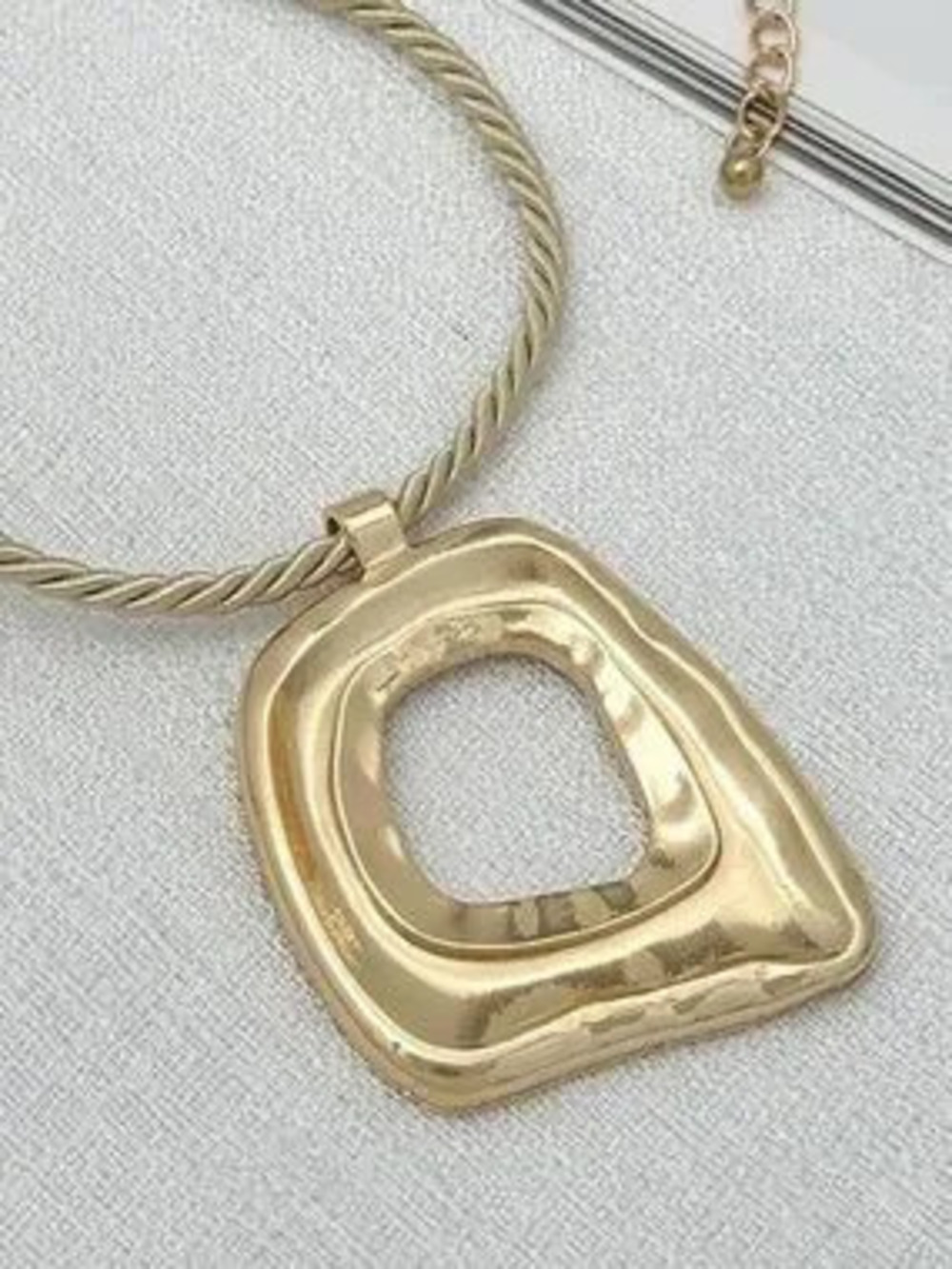 Anthropologie Gold Sculpted Open-Link Pendant Necklace